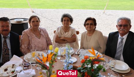  José Armendáriz, María Esther Treviño, Martha Treviño y Telésforo Alfaro.