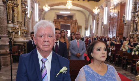  Eduardo García y Amalia Cruz, papás del novio.