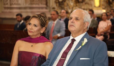  Toyita Villalobos y Héctor Dávila, papás de la novia.