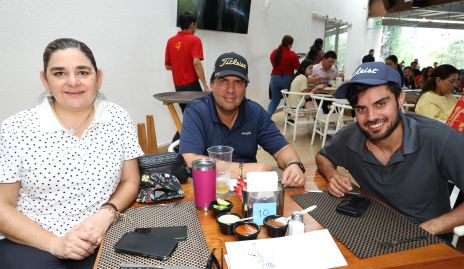  Elizabeth Duque, Agustín Vales y Douglas Carvajal.