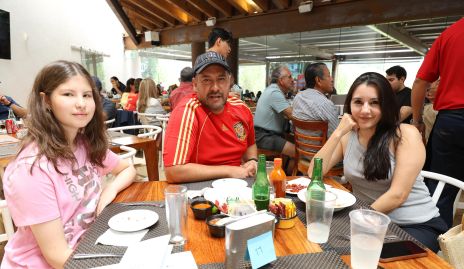  Romina Saldaña, Román Saldaña y Rocío Aguilera.