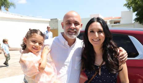  Julia Recio, Darío Recio y María Fernanda González.