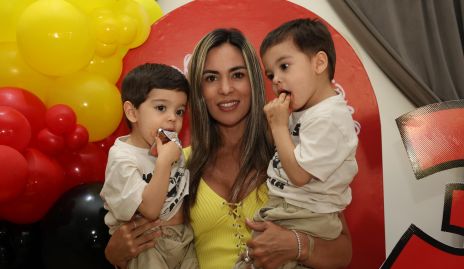  Mariano, Elizabeth y Roberto Berrones.