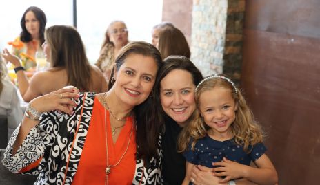  Begoña López, Eli Martínez y Micaela.