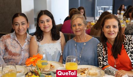  Claudia Martínez, Mari Fer López, Chela Wagner y Begoña López.