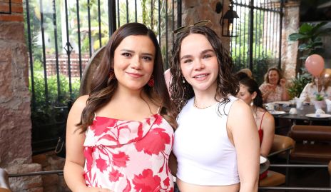  Martha Martínez y Josefina Valle.