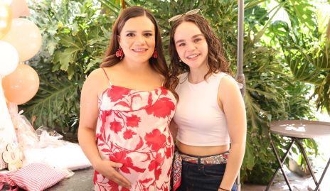  Martha Martínez y Josefina Valle.