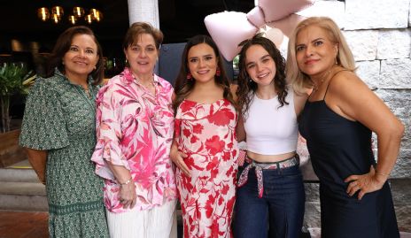  Martha Hernández, Sofía Hunter, Martha Martínez, Josefina Valle y María Antonieta Hernández.