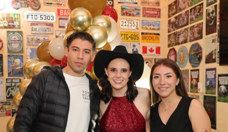 Eliot Ramírez, Marcela Michel y Nadia Fernández.