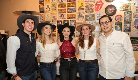  Carlos Barajas, Nicté Ponce, Marcela Michel, Marisa Michel y Sergio Esparza.