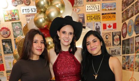  Yael, Marcela y Mariana.