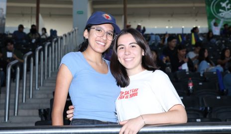  Mariana Flores y Marian Cázarez.