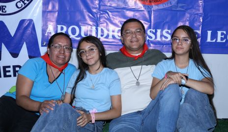   Guadalupe Andrade, Fernanda Abigail, Carlos Gómez y Valeria Montserrat.
