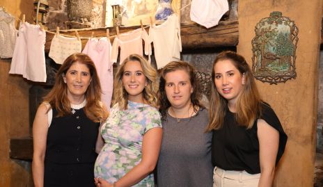  Mónica Hernández, Lucía Martín Alba, Sofi Torres y Mónica Torres.