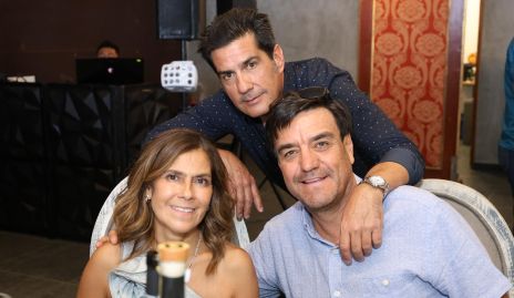  Rosy Álvarez, Alejandro Ascanio y Víctor Lomelí.