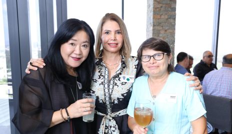  Oly Iwuadare, Anita Palacios y Rosy Sandoval.