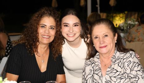  Ana Bertha Vázquez, Daniela González y Beatriz Sánchez.