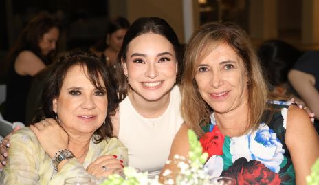  Martha Hernández, Daniela González y Rosy Díaz Infante.