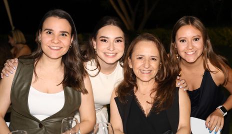 Sofía, Daniela, Yolanda y Valeria.