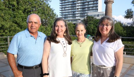  Juan Manuel Córdova, Maricarmen Córdova, Elizabeth Heinze y Rocío Córdova.