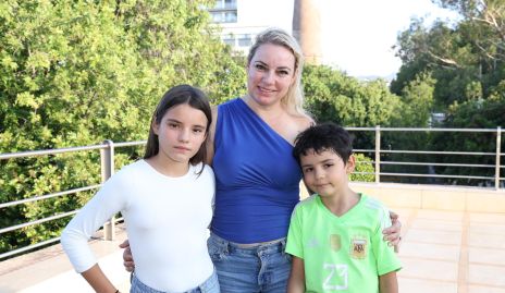  Emma Villalba, Vanessa Villalba y Dante Villalba.