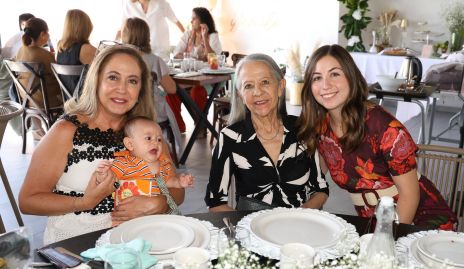  Cristina Guerra, Cristina Silva y Regina Morones.