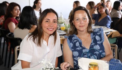  Ana Rosa Guerra y Pilar Valladares.