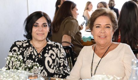  Yolanda Altamirano y Vicky Granados.