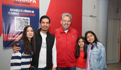  Ana Paula, Juan Carlos, Donají, Camila y Mauricio.