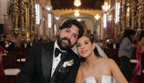  Mario García e Isabella Castelo ya son esposos.
