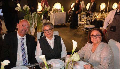  Gilberto Cadena, Marina y Maite Grijalva.