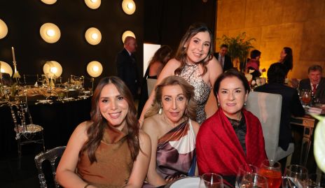  Alejandra Gómez, Lolis Castro, Carmen Orozco y Adriana Heredia.