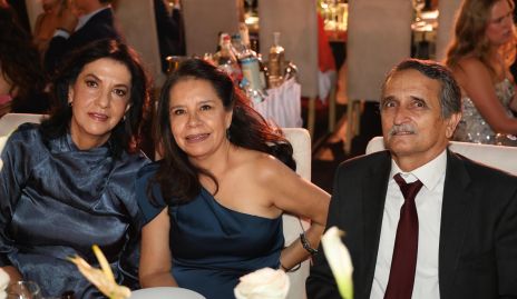  Tere Ramírez, Lourdes Ríos y Mario Camberos.