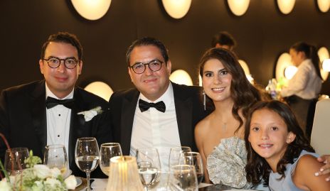  Johan Castelo, Diego Valdés, Lu Castelo y Danna Valdéz.