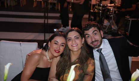  Carolina, Annette y Diego Castañón.
