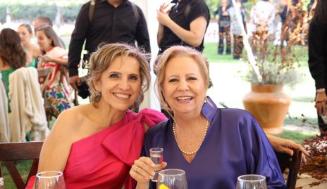  Dolores Lastras e Isabela Elvira, mamás de los novios.