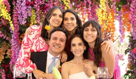  Hermanas Díaz de León Lastras y José María Estévez.