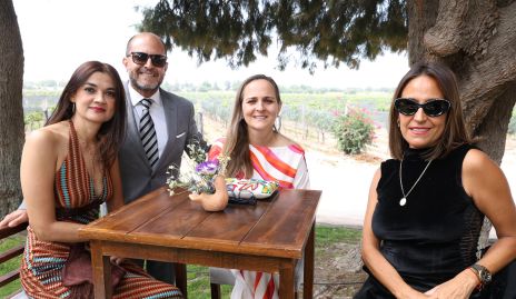  Gaby Flores, Oscar Alarcón, Gaby Díaz y Felicia Alarcón.