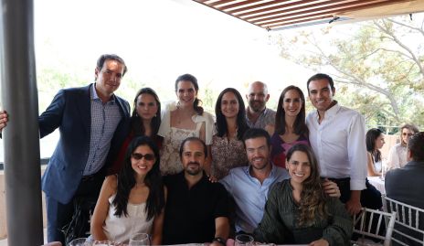  Javier Meade, Maite Saberón, Jessica Martín Alba, Claudia Villasana, Santiago Villarreal, Daniela Mina, Federico Díaz Infante, Memo Romo, Ale Torres, Roberto Lozano y Paulina Aguirre.