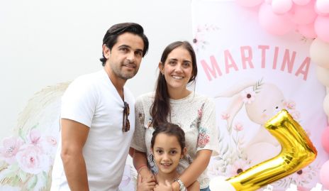  Ernesto Zárate y Cristina Rivero con su hija Martina.