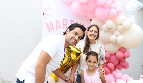  Ernesto Zárate y Cristina Rivero con su hija Martina.