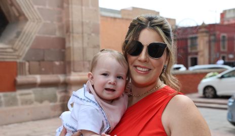  María José Raymond con su hija Lucía.