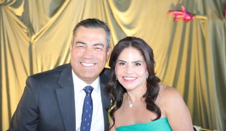  Aarón y Ana Borunda, papás de la novia.