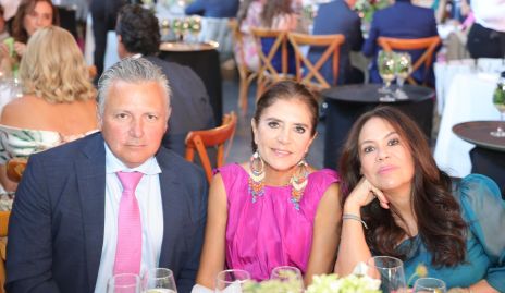  Mauricio Autrique, Claudia de los Santos y Malena Rubín de Celis.