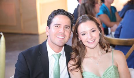  Alex Santibáñez y Angélica Lucente.