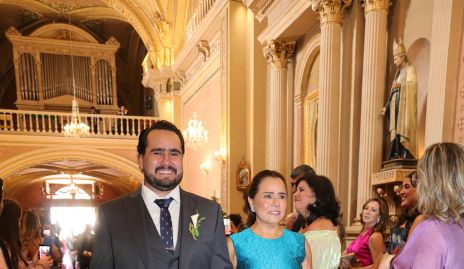  Ricardo Raymond con su mamá Laura Acosta.