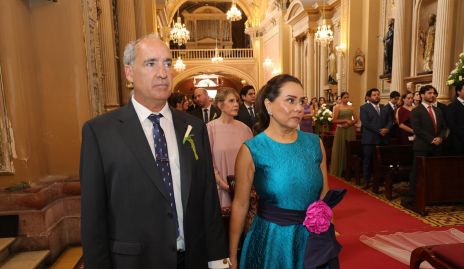  Ricardo Raymond y Laura Lucía Acosta, papás del novio.