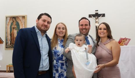  Miguel Castro,  María Munguía, Mauricio Zapata y Fátima Castro con Mauricio.