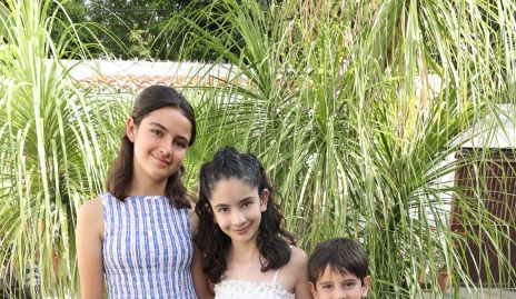  Hermanos Ávila Zapata, Marcela, Ana Paula y Alejandro.