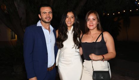  Arturo Aranda, Mariana Almendárez y Leslie Gesiel.